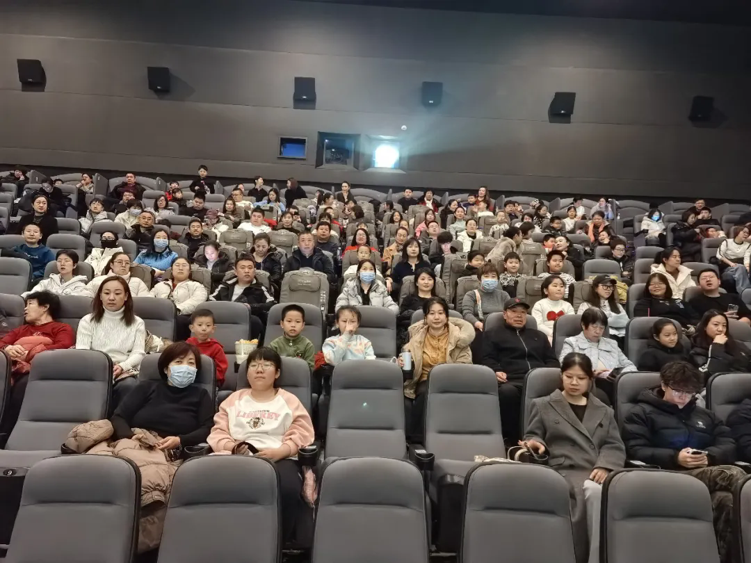 光影敬芳华，初心护安康 | 老干部医院开展庆祝“三八”国际妇女节主题观影活动